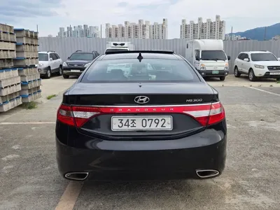 Hyundai Grandeur 2014, 227605 км, за 2927.4 USD