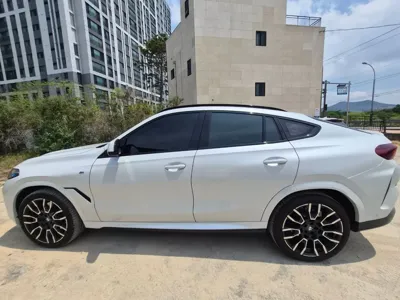 BMW X6 2024, 15766 км, за 64993.8 USD