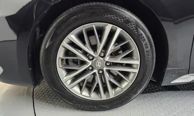 Hyundai Grandeur 2017, 184075 км, за 5863.2 USD