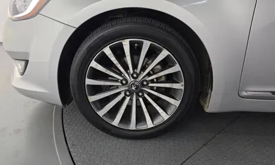Kia K7 2013, 229641 км, за 2600.27 USD
