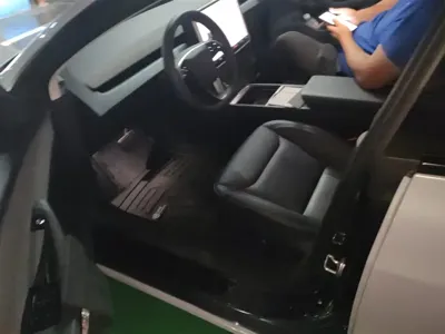 Tesla Model 3 2025, 10100 км, за 27757.95 USD - фото 9