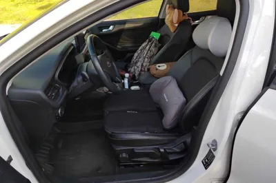 Ford Focus 2020, 61100 км, за 8047 USD - фото 12