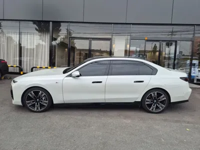 BMW i7 2024, 70000 км, за 66673.15 USD