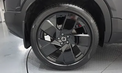 Volvo XC40 2025, 4289 км, за 31788.33 USD