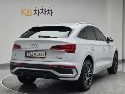 Audi Q5 2022, 59706 км, за 29185.68 USD