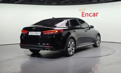 Kia K5 2017, 61439 км, за 6607.2 USD