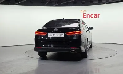Kia K5 2017, 61439 км, за 6607.2 USD