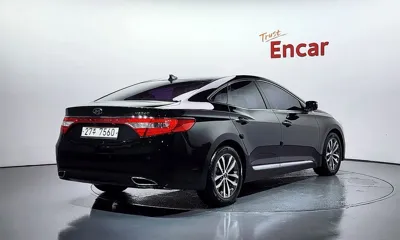 Hyundai Grandeur 2012, 189337 км, за 2443.71 USD