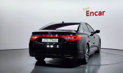 Hyundai Grandeur 2012, 189337 км, за 2443.71 USD