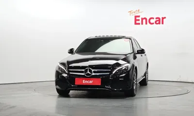 Mercedes-Benz C-Class 2017, 32952 км, за 14212.07 USD