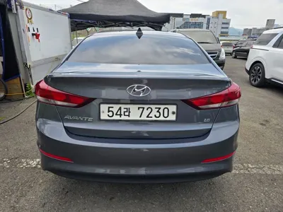 Hyundai Avante 2018, 109451 км, за 6629.91 USD