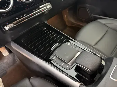 Mercedes-Benz GLA 2023, 58000 км, за 18683.03 USD - фото 9