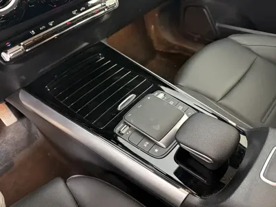 Mercedes-Benz GLA 2023, 58000 км, за 18683.03 USD - фото 10