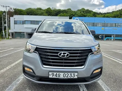 Hyundai Starex 2019, 128000 км, за 8790.78 USD