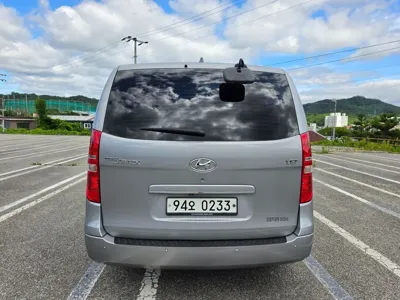 Hyundai Starex 2019, 128000 км, за 8790.78 USD