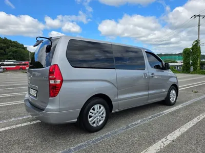 Hyundai Starex 2019, 128000 км, за 8790.78 USD
