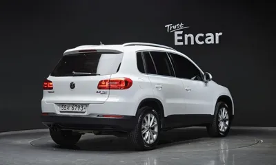 Volkswagen Tiguan 2015, 81979 км, за 6576.8 USD
