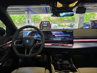 BMW i5 2026, 354 км, за 35179.17 USD - фото 7