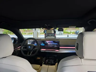 BMW i5 2026, 354 км, за 35179.17 USD - фото 9