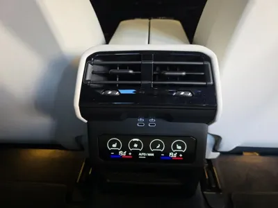 BMW i5 2026, 354 км, за 35179.17 USD - фото 17