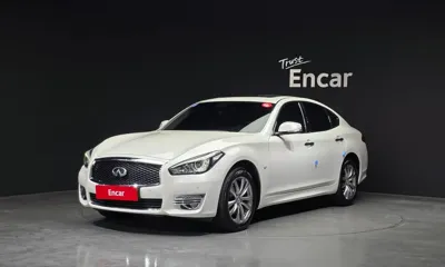 Infiniti Q70 · 2018 год