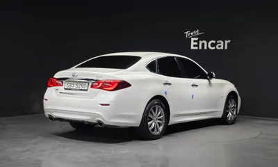 Infiniti Q70 2018, 107344 км, за 9327.37 USD