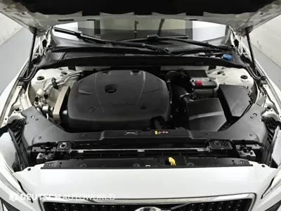 Volvo V60 2020, 76585 км, за 15203.61 USD - фото 6