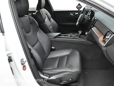 Volvo V60 2020, 76585 км, за 15203.61 USD - фото 10
