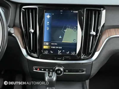 Volvo V60 2020, 76585 км, за 15203.61 USD - фото 14
