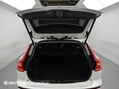 Volvo V60 2020, 76585 км, за 15203.61 USD - фото 19