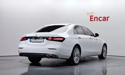 Mercedes-Benz E-Class 2021, 56262 км, за 26903.77 USD