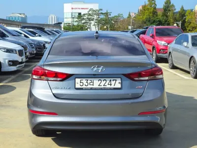 Hyundai Avante 2017, 114748 км, за 6045.63 USD