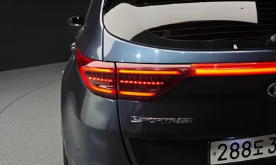 Kia Sportage 2019, 76944 км, за 10749.19 USD - фото 23