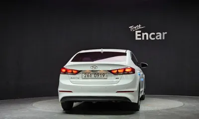Hyundai Avante 2016, 165484 км, за 4465.16 USD