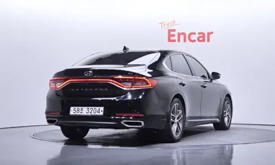 Hyundai Grandeur 2017, 73365 км, за 10765.39 USD
