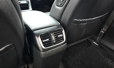 Hyundai Grandeur 2017, 73365 км, за 10668.76 USD - фото 33