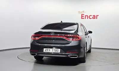 Hyundai Grandeur 2017, 89790 км, за 9376.83 USD