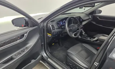 Hyundai Grandeur 2017, 89790 км, за 9376.83 USD - фото 10