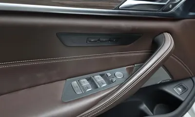 BMW 5-Series 2020, 70146 км, за 18175.91 USD - фото 32