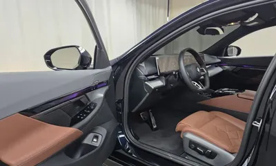 BMW 5-Series 2026, 8333 км, за 59078.38 USD - фото 10
