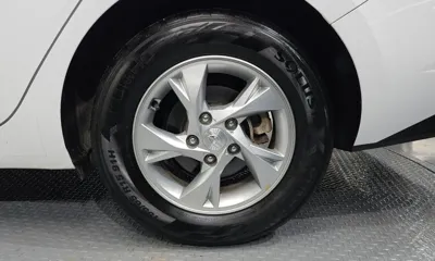 Hyundai Avante 2021, 124560 км, за 8013.03 USD - фото 21