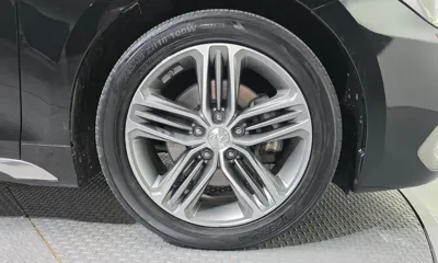 Hyundai Grandeur 2018, 165999 км, за 9780.75 USD