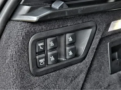 BMW X7 2019, 103300 км, за 41634.18 USD - фото 20