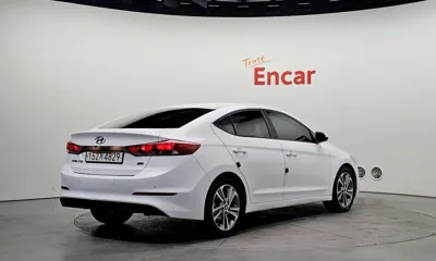 Hyundai Avante 2017, 135866 км, за 4816.65 USD
