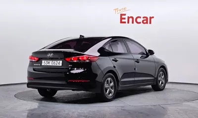 Hyundai Avante 2017, 74122 км, за 5219.69 USD