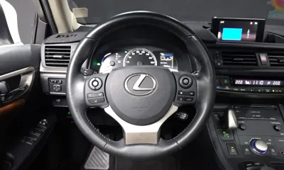 Lexus CT200h