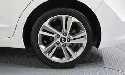 Hyundai Avante 2018, 113424 км, за 6564.26 USD - фото 21