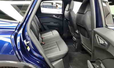 Audi Q4 e-tron 2023, 38238 км, за 28807.92 USD - фото 12