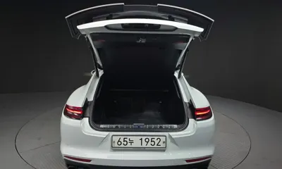 Porsche Panamera 2019, 97272 км, за 58473.73 USD - фото 20