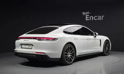 Porsche Panamera 2023, 10438 км, за 88617.57 USD
